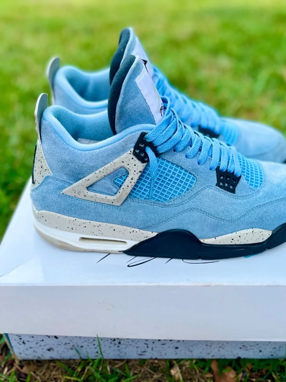 Jordan 4 Retro UNC – Men's Size 12
